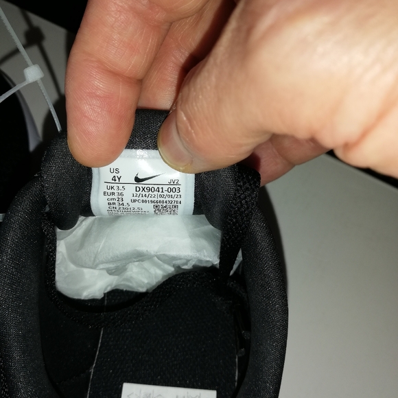 NIKE TANJUN FASHION US SIZE 4 YOUTH BRAND NEW NO BOX DUE IT'S BADLY DAMAGED - Picture 7 of 8